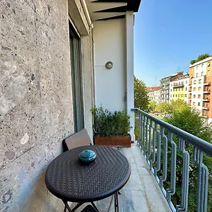 https://lux-contemporary-flat-porta-romana.it-lombardy.com
